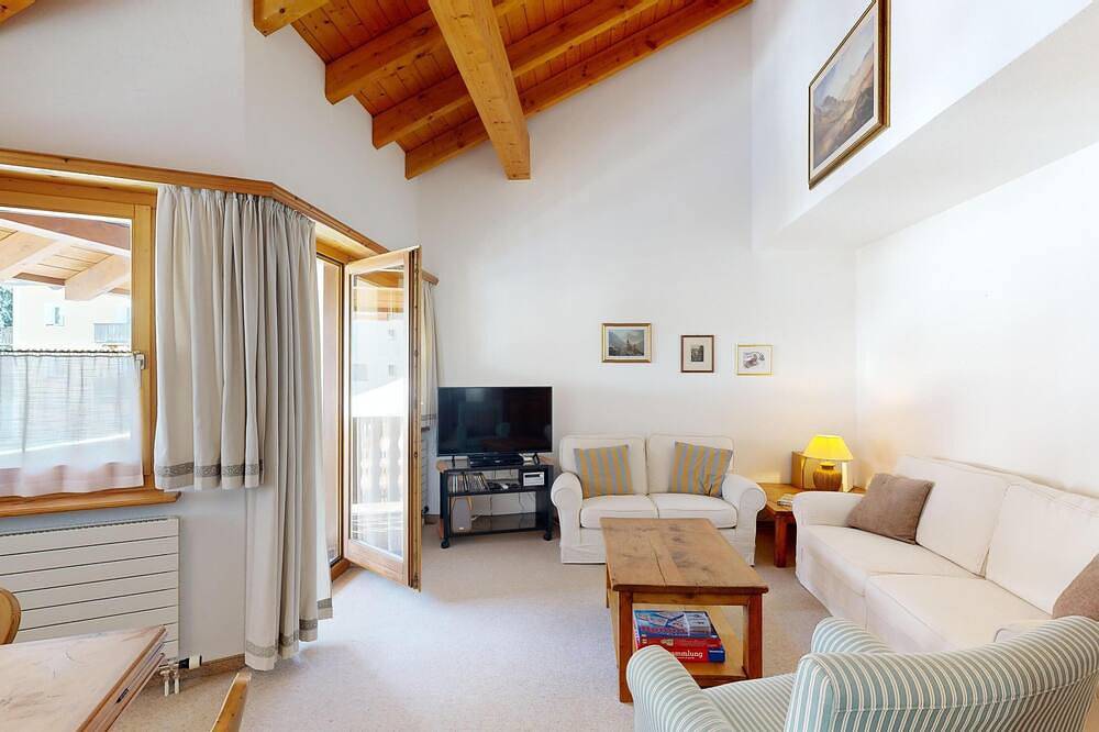 Ganze Wohnung, Apartment Auricula 3.3 - 3.5 Zimmer-Dachwohnung in Sils Maria, Sils im Engadin/Segl