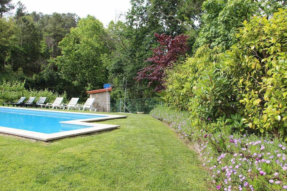 Casa da Boavista (Camélias de Basto-Turismo Rural) in Britelo, Gémeos e Ourilhe, Distrito de Braga