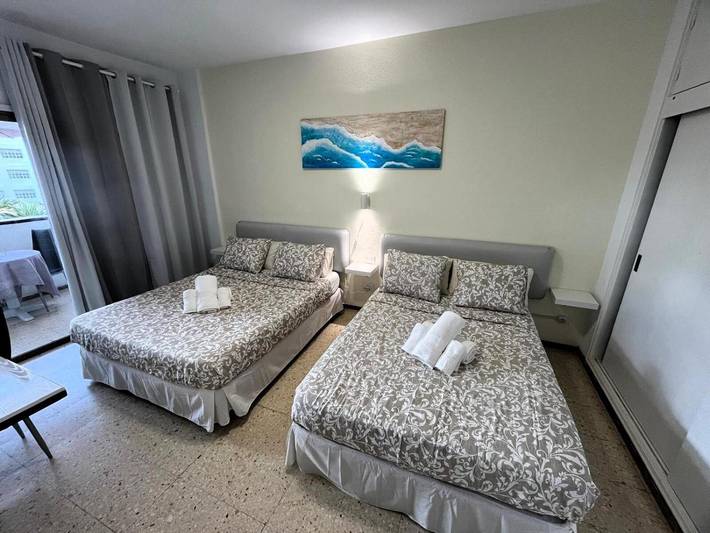 Hel lägenhet, Vacation Apartment 'Sunny Gardenplaya  - Playa' with Mountain View, Shared Pool and Wi-Fi in Maspalomas, San Bartolomé de Tirajana
