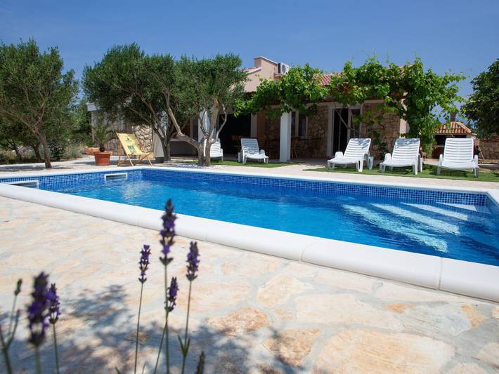 Ferienhaus für 10 Personen, mit Pool und Garten in Novalja - 2