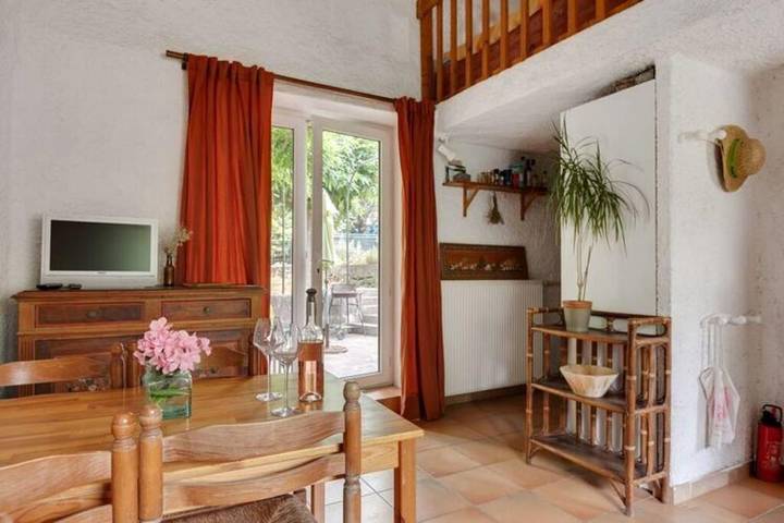 Location de vacances pour 3 personnes, avec jardin à Félines-Minervois