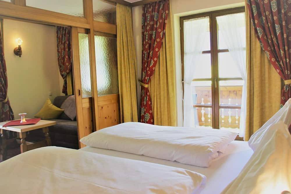 Studio oder Familienzimmer mit Dusche od. Bad, Wc - Bauernhofhotel \"die in Dorfgastein, Ski Amadé