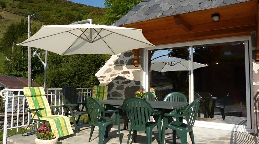 Gîte pour 7 personnes, avec terrasse à Le Claux - 2