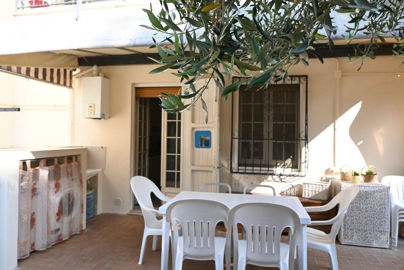 Appartement entier, S353 – Sirolo, Spacious Four-Room Apartment with Garden and Full Amenities in Sirolo, Riviera del Conero