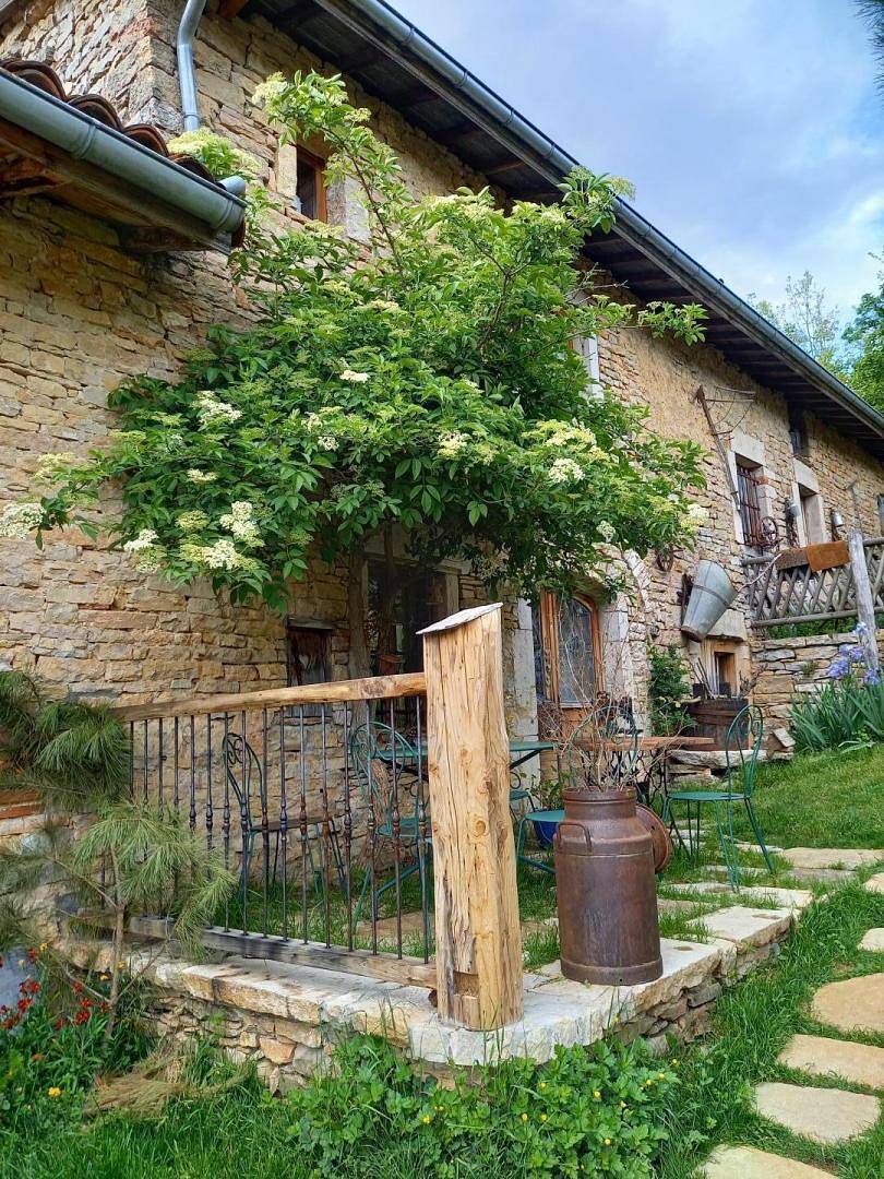 Gîte pour 4 Personnes dans Montagna-le-Reconduit, Jura