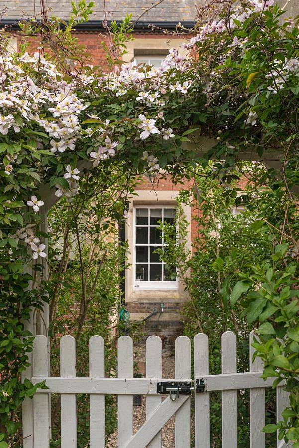 Coastal Cottage: Charming three bedroom cottage with private garden in Ramsgate, Kent