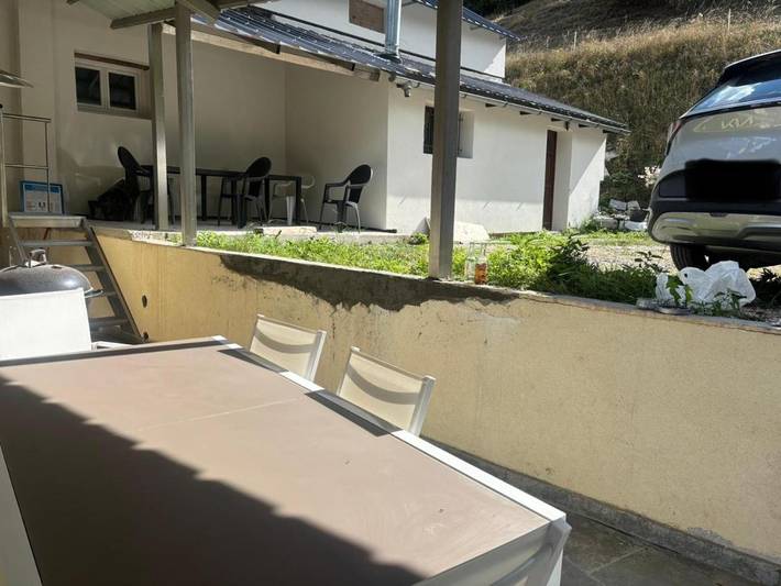 Location de vacances pour 8 personnes, avec piscine et bassin pour enfant ainsi que vue et jardin, animaux acceptés à Beuil - 3