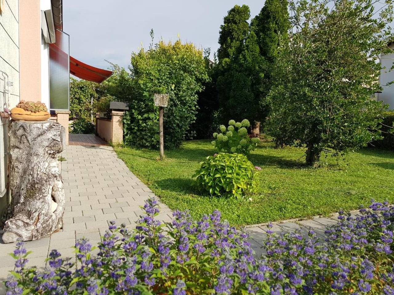 Ganze Ferienwohnung, Ferienhaus Jutta am Bodensee - Ferienhaus, 130qm, 3 Schlafzimmer, Terrasse mit Garten, max. 6 Personen in Uhldingen-Mühlhofen, Region Bodensee-Oberschwaben