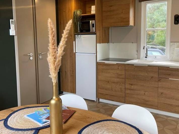 Camping International - Mobilheim 4 personen - Créole 32 m² - 3 Zimmer - 2 Schlafzimmer - Klimaanlage in La Madrague, Hyeres