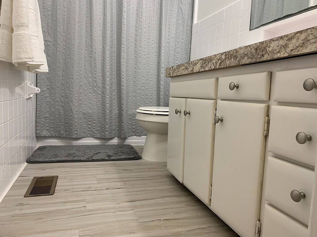 Mid-Century Home 2 Meilen von Uf / Downtown / Shands & Walk zu Coffee Culture / Luckys in Gainesville, Alachua County