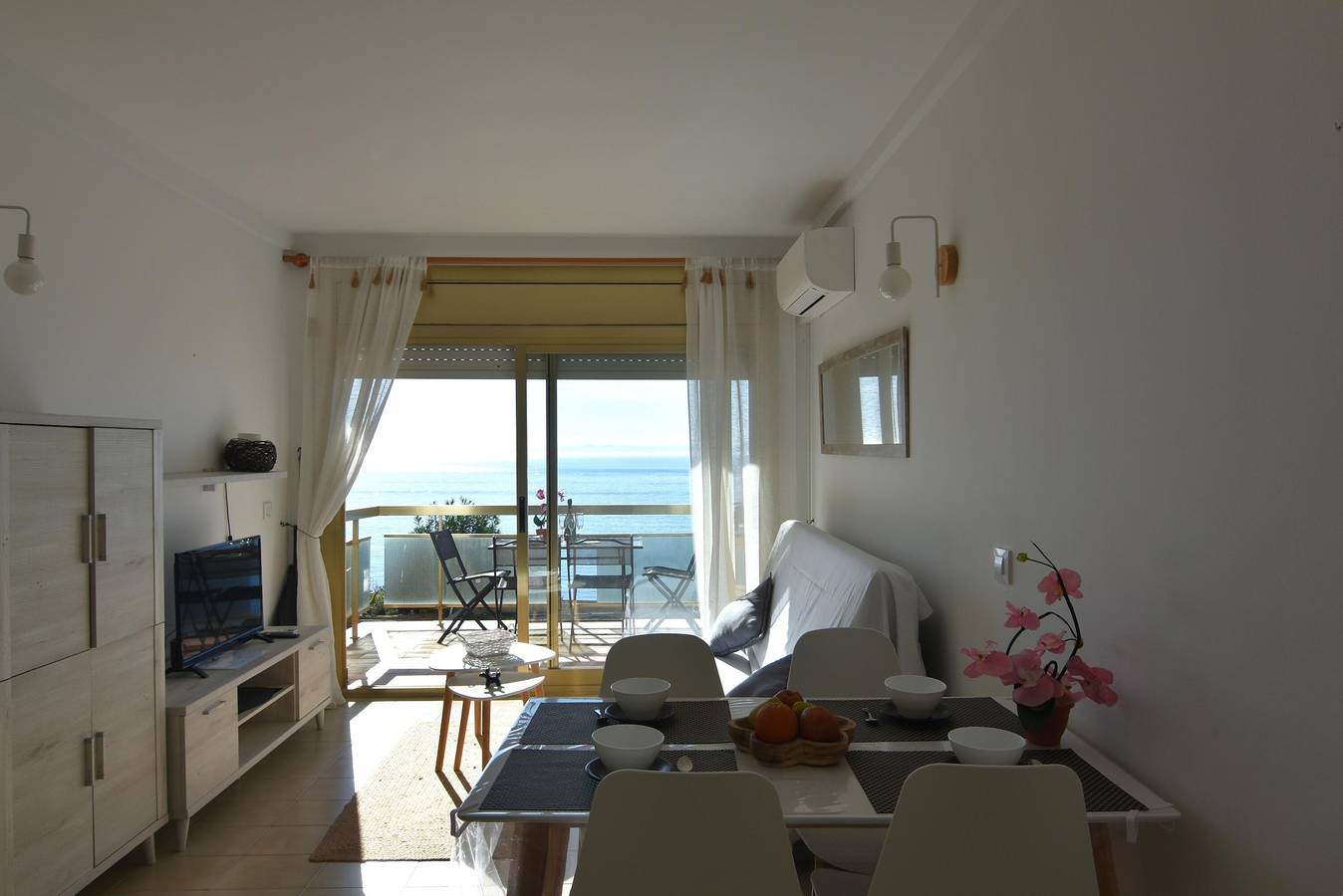 Apartamento entero, ¡Acogedor Apartamento con Vistas al Mar en Roses, Costa Brava! Reserva Ahora para tus Vacaciones Perfectas. in Roses, Alt Empordà