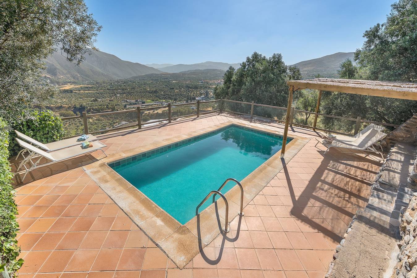Landhaus 'El Gales' mit Bergblick, Wi-Fi und Klimaanlage in Órgiva, Granada Provinz