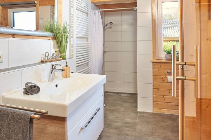Ferienhaus für 6 Personen, mit Terrasse und Garten sowie Sauna und Ausblick in Rieden (Eifel) - 3