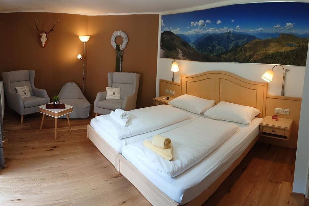 Doppelzimmer Klassik + - Burgblick, Hotel-Restaurant in Dorfgastein, Ski Amadé