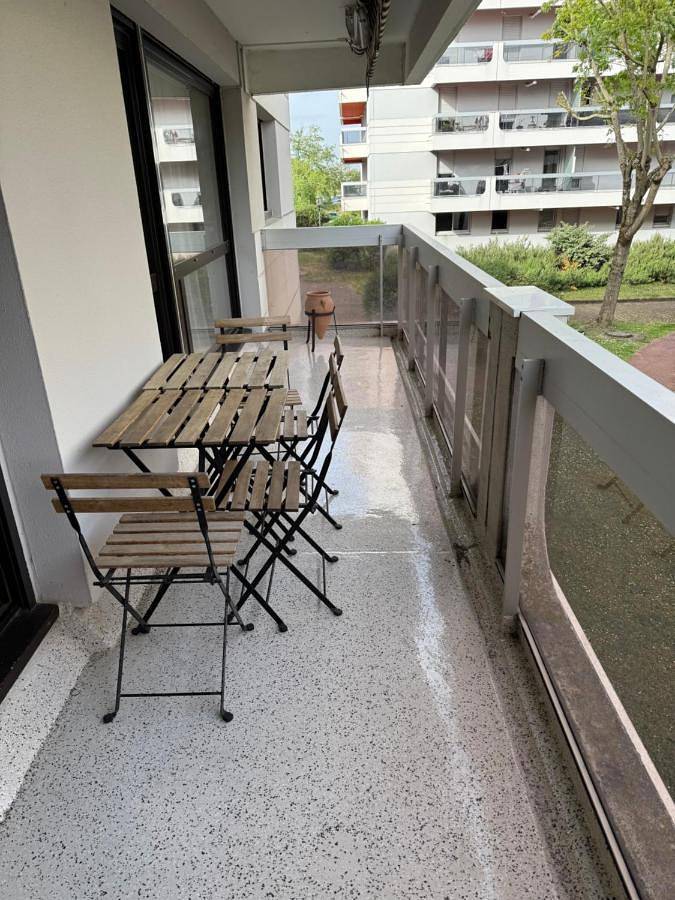 Appartement entier, Ravissant T3 avec terrasse à 100m du Tram D in Le Bouscat, Région de Bordeaux
