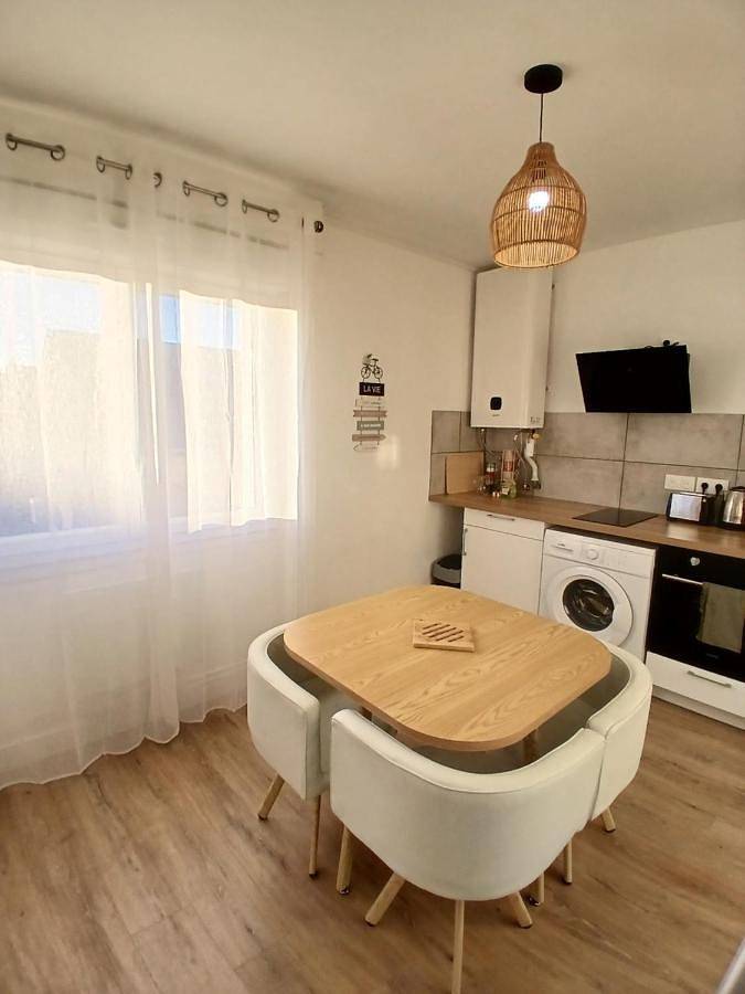 Appartement entier, One-Bedroom Apartment in Brive-la-Gaillarde, Région de Brive-la-Gaillarde