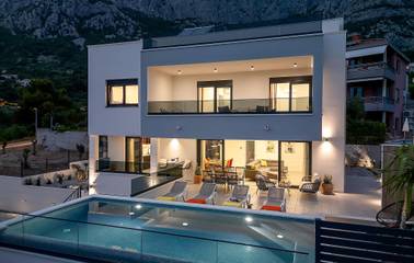 Ferienhaus für 6 Personen, mit Terrasse und Pool in Makarska