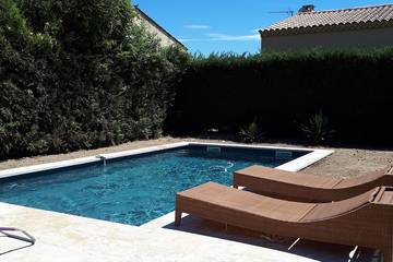 Location de vacances pour 8 personnes, avec jardin à Mas-Blanc-des-Alpilles