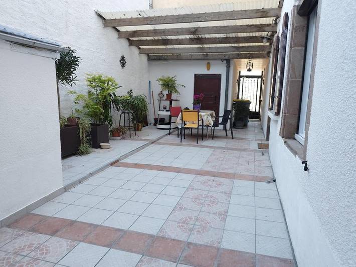 Location de vacances pour 8 personnes, avec vue et terrasse à Sainte-Gemme (Tarn)