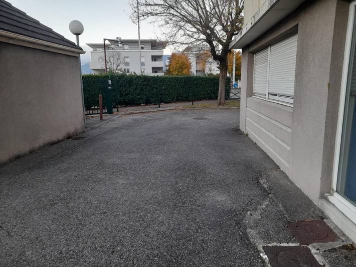 Gîte pour 2 personnes, avec balcon ainsi que jacuzzi et piscine à Échirolles - 3