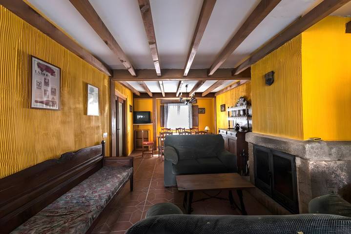 Casa rural 'La Casa Grande' con chimenea, patio con barbacoa y wifi in Barco de Ávila, El Barco de Ávila