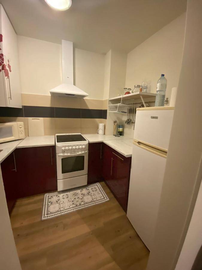 Gîte pour 2 personnes, avec terrasse à Jugon-les-Lacs - 2