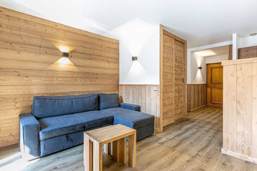 Appartement entier, Appartement cosy, 2 chambres, centre village, proche pistes, parking, wifi, balcon, animaux sur demande in La Clusaz, Région d'Annecy