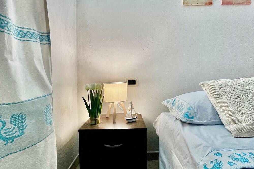 Delightful apartment a stone's throw from the sea and the mountain. in Capoterra, Campidano