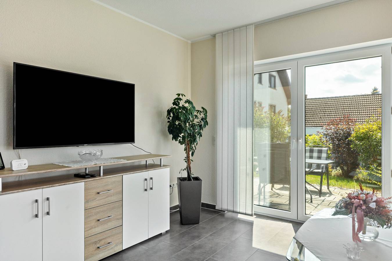 Ganze Wohnung, Ferienwohnung 'Ferienwohnung Lahnurlaub' mit gemeinsamer Terrasse, Gemeinschaftsgarten und Wlan in Hüttenberg, Lahn-Dill-Kreis