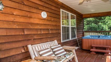 Log Cabin for 12 Guests in Sevier County, Picture 3