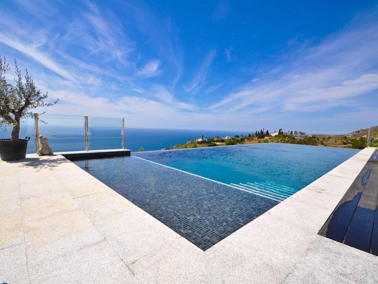 Luxury villa with large private pool in Monte de los Almendros, Salobreña