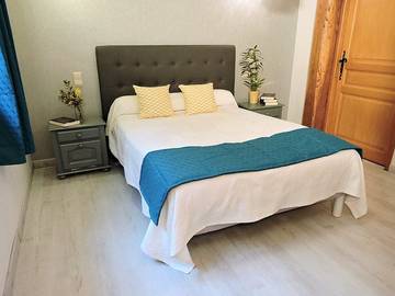 Cottage pour 2 personnes, avec jardin et piscine à Montredon-Labessonnié
