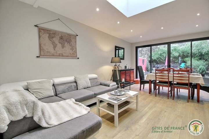 Gîte pour 6 personnes, avec jardin et terrasse