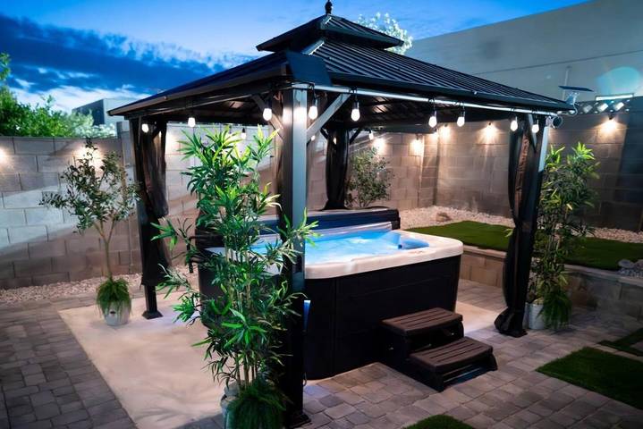 Casa de vacaciones para 10 personas, con jardín además de terraza y jacuzzi - 1