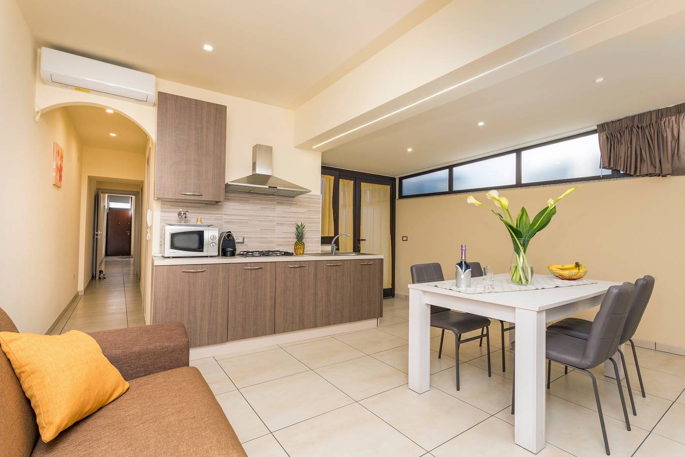 Appartement entier, Appartement 'Sea Paradise' avec vue sur la montagne, terrasse privée et climatisation in Riposto, Province de Catania