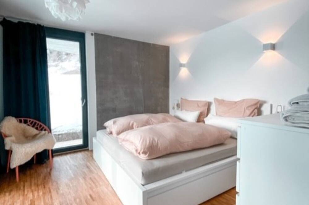 Ganze Wohnung, Schwalbennest Votteler, Morissen, (Morissen). in Lumnezia, Alpenarena