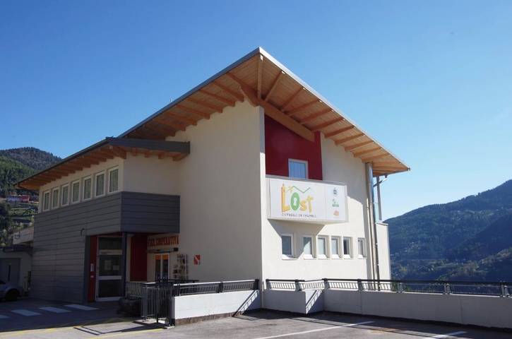 Auberge pour 8 personnes, avec terrasse et jardin à Grumes