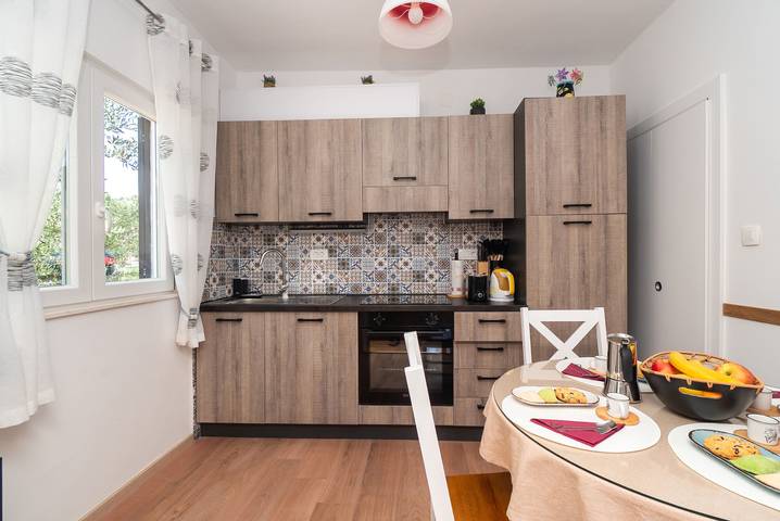 House Mirna in Rogoznica, Šibenik-Knin
