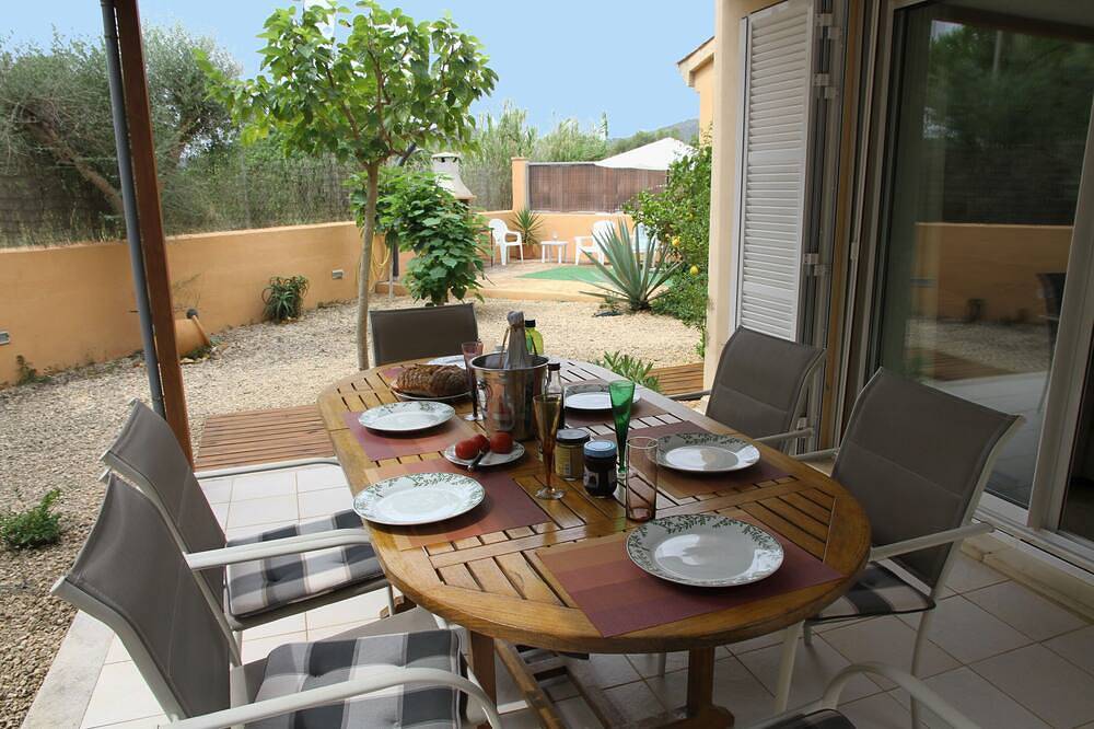 Casa Jazmin close to the beach with garden and Bbq, free Wifi in Cala Bona, Son Servera