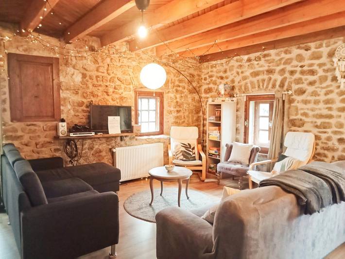 Gîte pour 9 personnes, avec Terrasse ainsi que Jardin et Vue à Saint-Anthème - 2