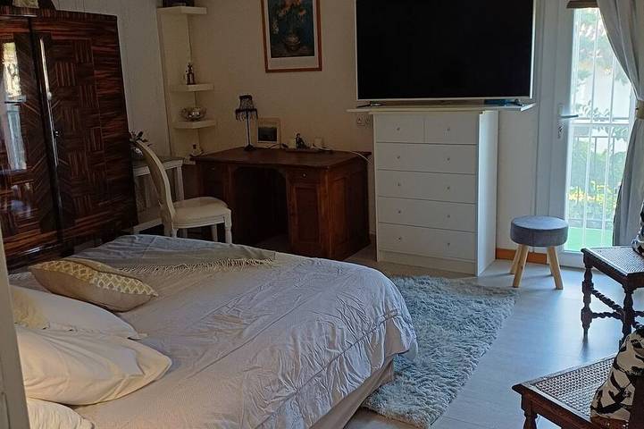 Maison  vacances avec ping pong , , piscine, 3 chambres  2 salles d eau in Cheval-Blanc, Parc naturel régional du Luberon