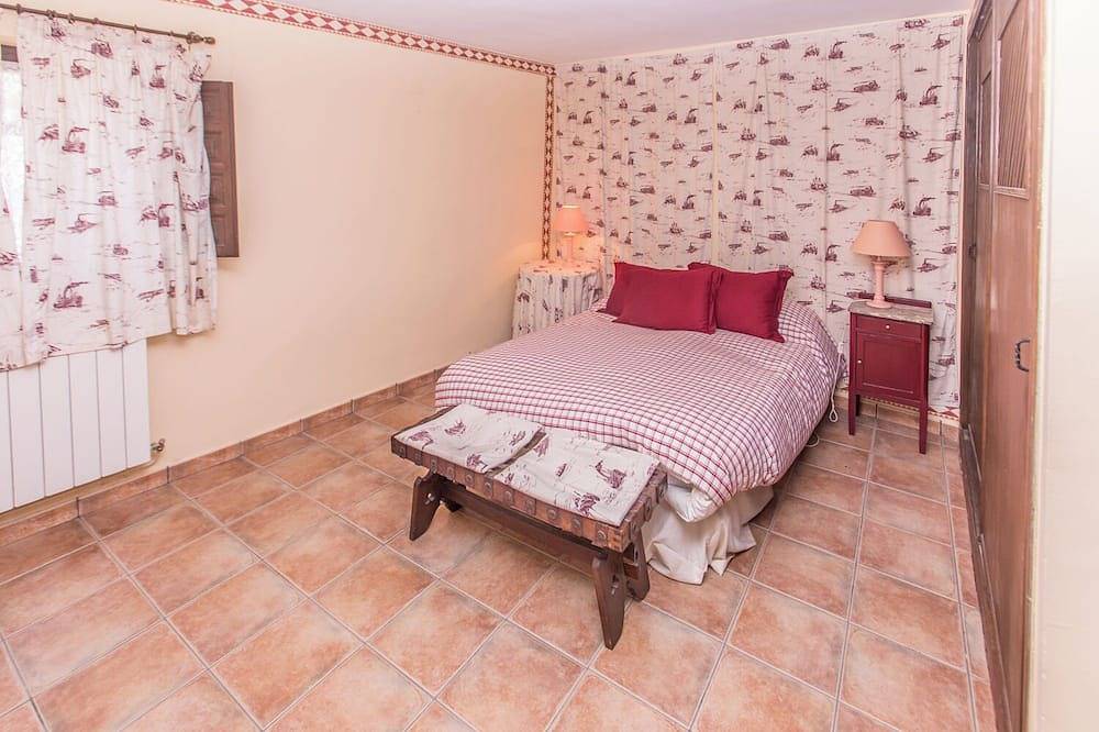 La casita del Ciprés - Encantadora casa p/7 con Piscina y jardín privado in Puentedura, Provincia de Burgos