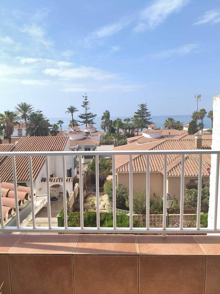 Ferienwohnung für 6 Personen, mit Garten und Kinderpool in Torrox