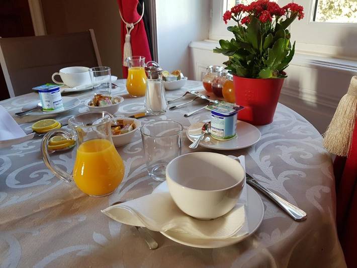 Location de vacances pour 2 personnes, avec Terrasse ainsi que Jardin et Vue à Saint-Julien (Rhône) - 3