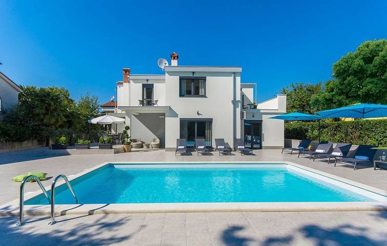 Villa voor 9 personen, met tuin en terras, met huisdier in Poreč