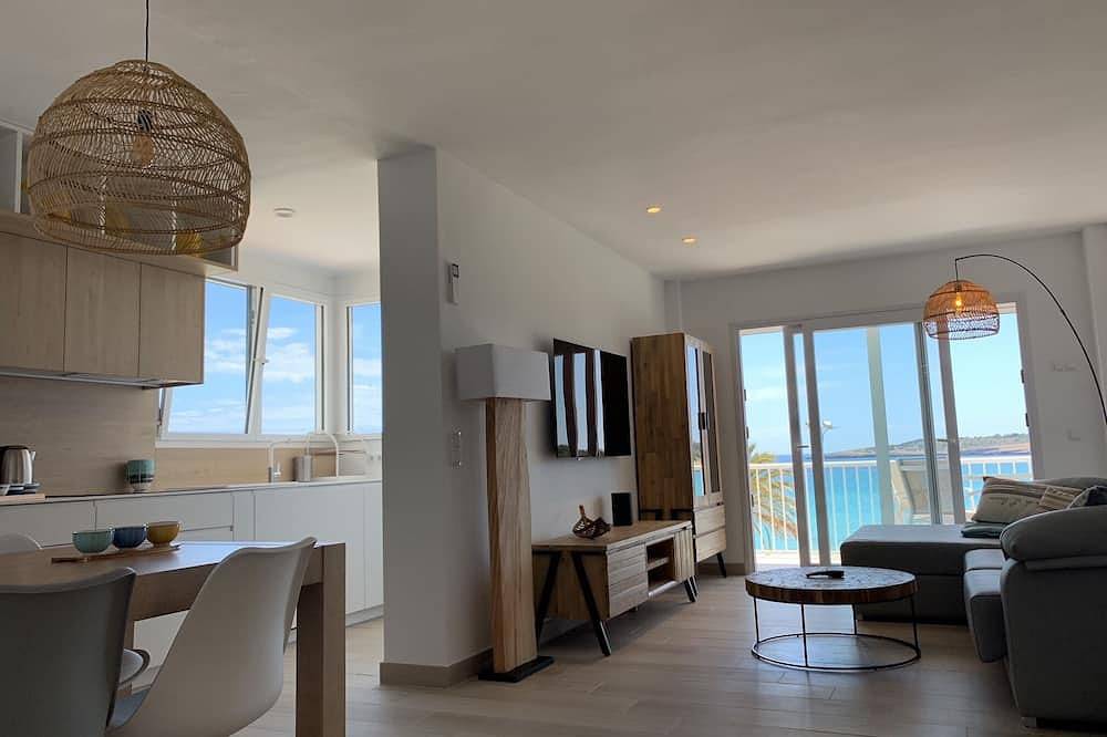 New Beach Front Apartment (Desinfected) Discounts in Cala Millor, Sant Llorenç des Cardassar