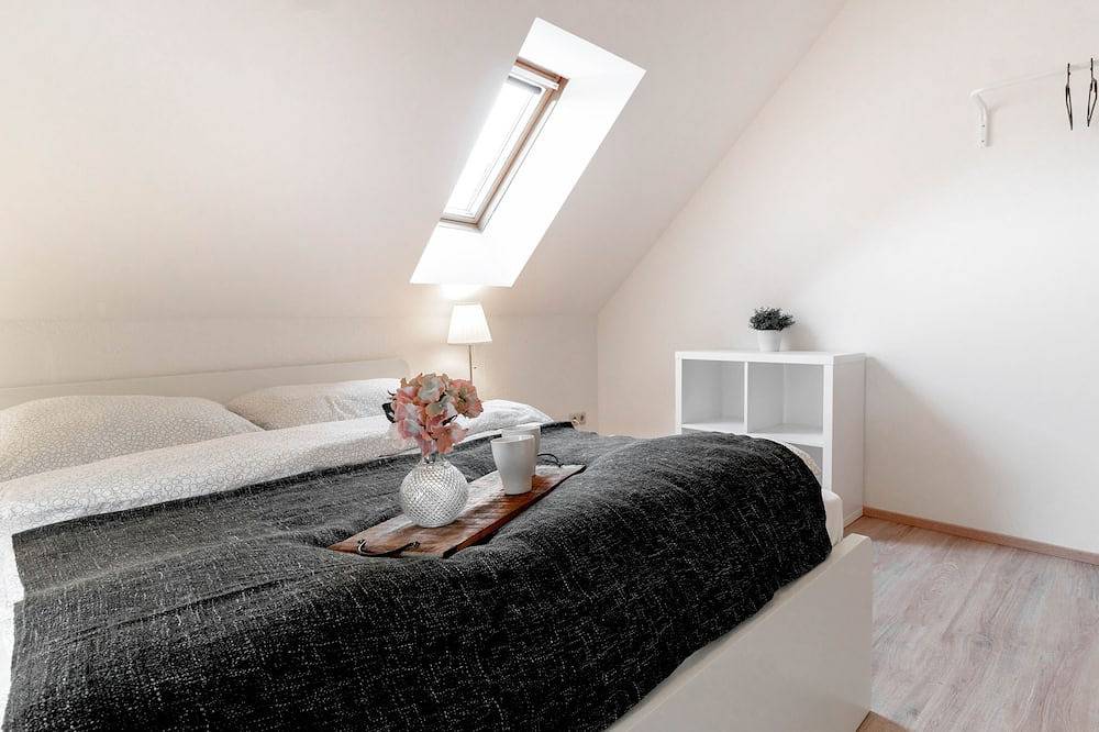Wunderschöne Ferienwohnung \"Hühnerstall\" auf dem Land in Unterweser, Brake