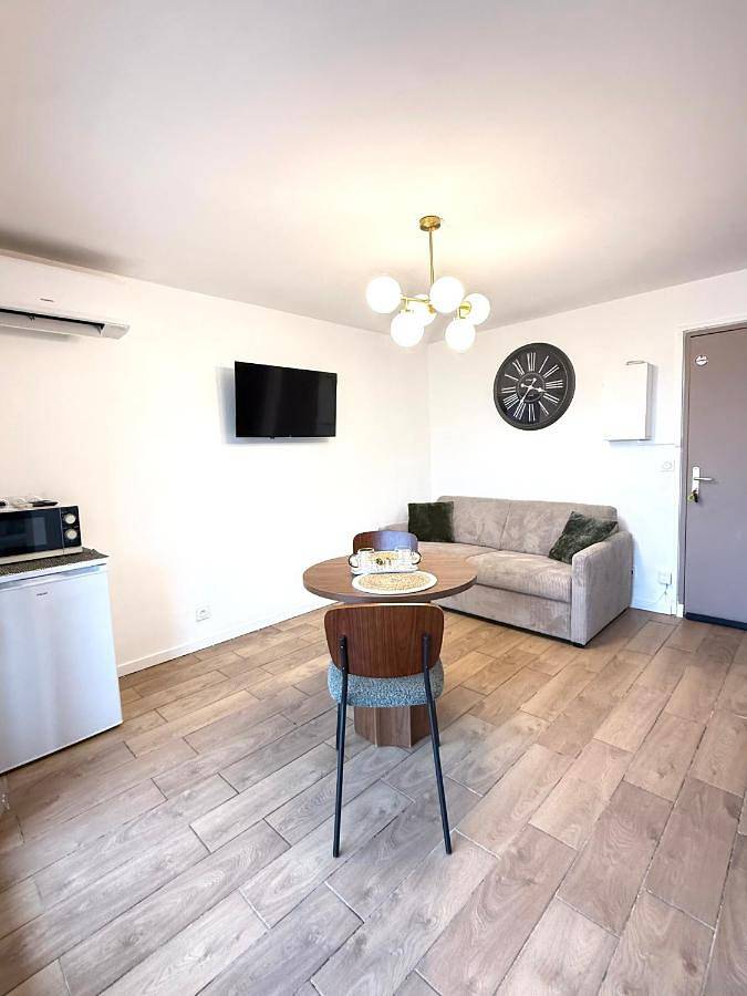 Gîte pour 3 personnes, avec balcon dans Plage du Grazel - 3