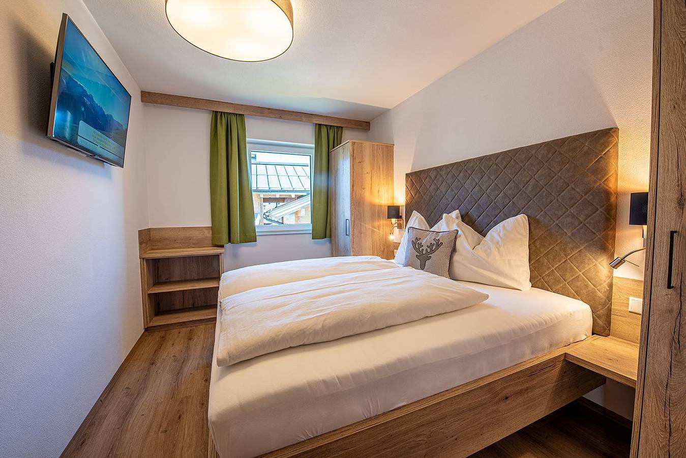 Ganze Wohnung, Modernes Apartment mit Bergblick, Sauna und Pistennähe in der Zillertal Arena in Hochkrimml, Krimml