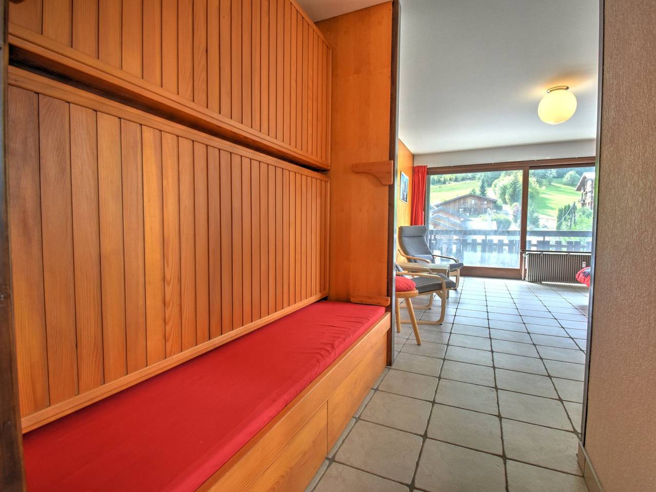 Appartement entier, Appartement au centre avec balcon, parking et forfaits ski avantageux in Morzine, Les Portes du Soleil